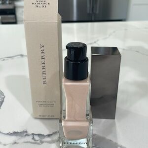 NWB Burberry Fresh Glow Base Nude Radiance No. 01